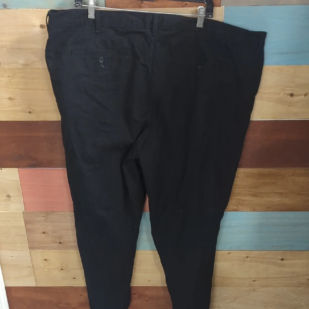 george dress pants  A Tentative Atelier With a full elastic waistband for comfort on the move George George Solid Gray Chino